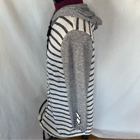Brochure hooded striped thin sweater​ - Picture 6 of 10